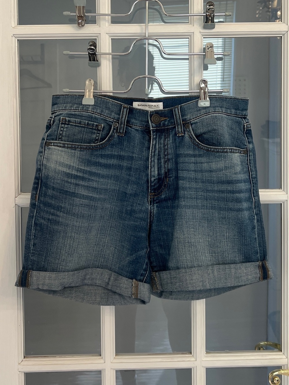 BANANA REPUBLIC Women’s Medium Wash Denim Boyfriend Roll-Up Shorts